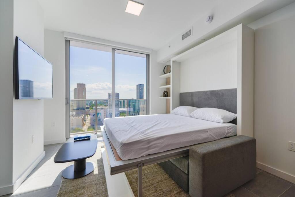 Stylish Stay In The Heart Of Miami - Walk To Bayside & Bayfront Park Exterior photo