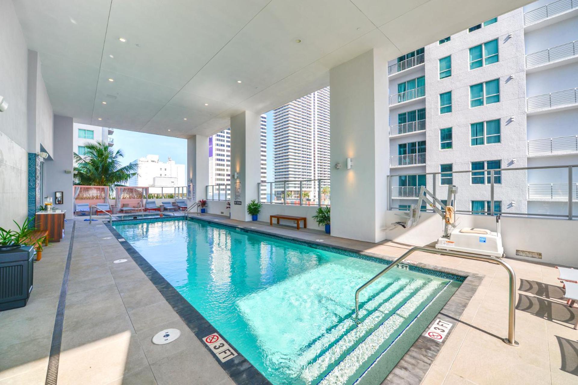 Stylish Stay In The Heart Of Miami - Walk To Bayside & Bayfront Park Exterior photo