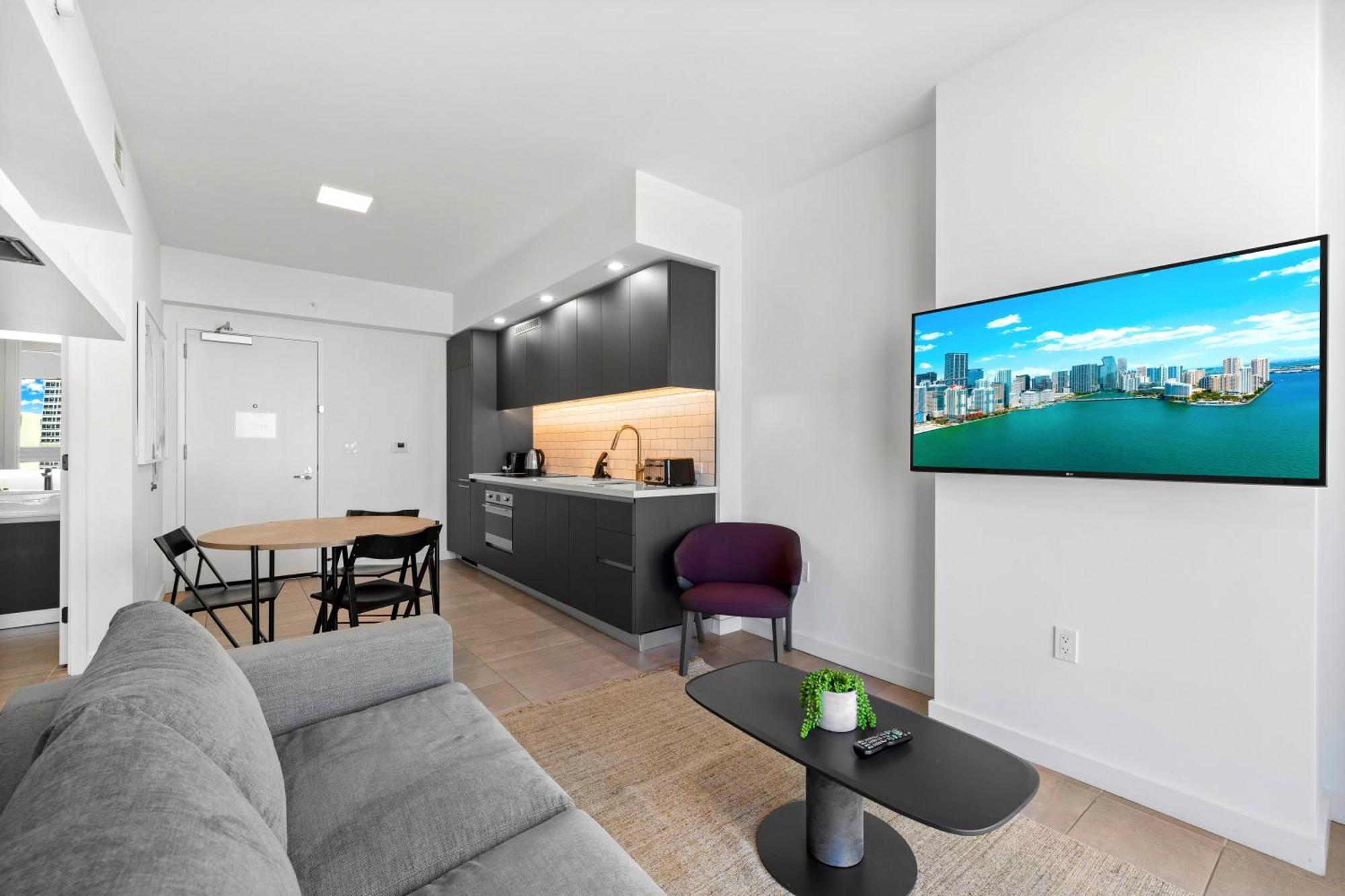 Stylish Stay In The Heart Of Miami - Walk To Bayside & Bayfront Park Exterior photo