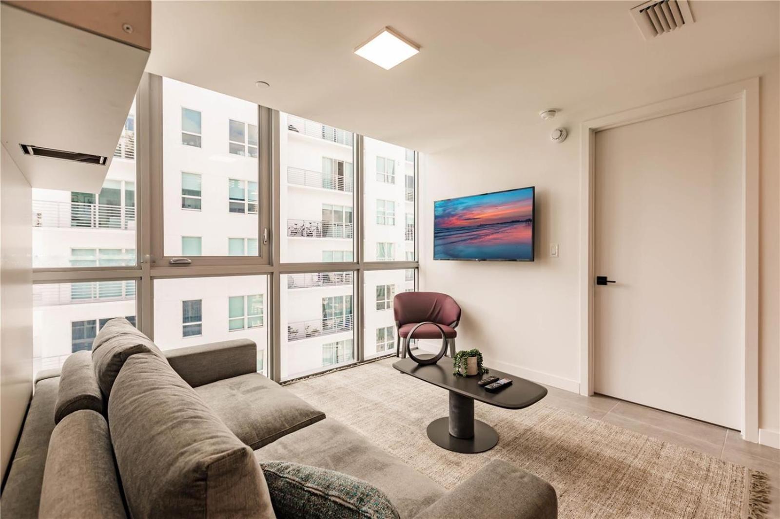 Stylish Stay In The Heart Of Miami - Walk To Bayside & Bayfront Park Exterior photo