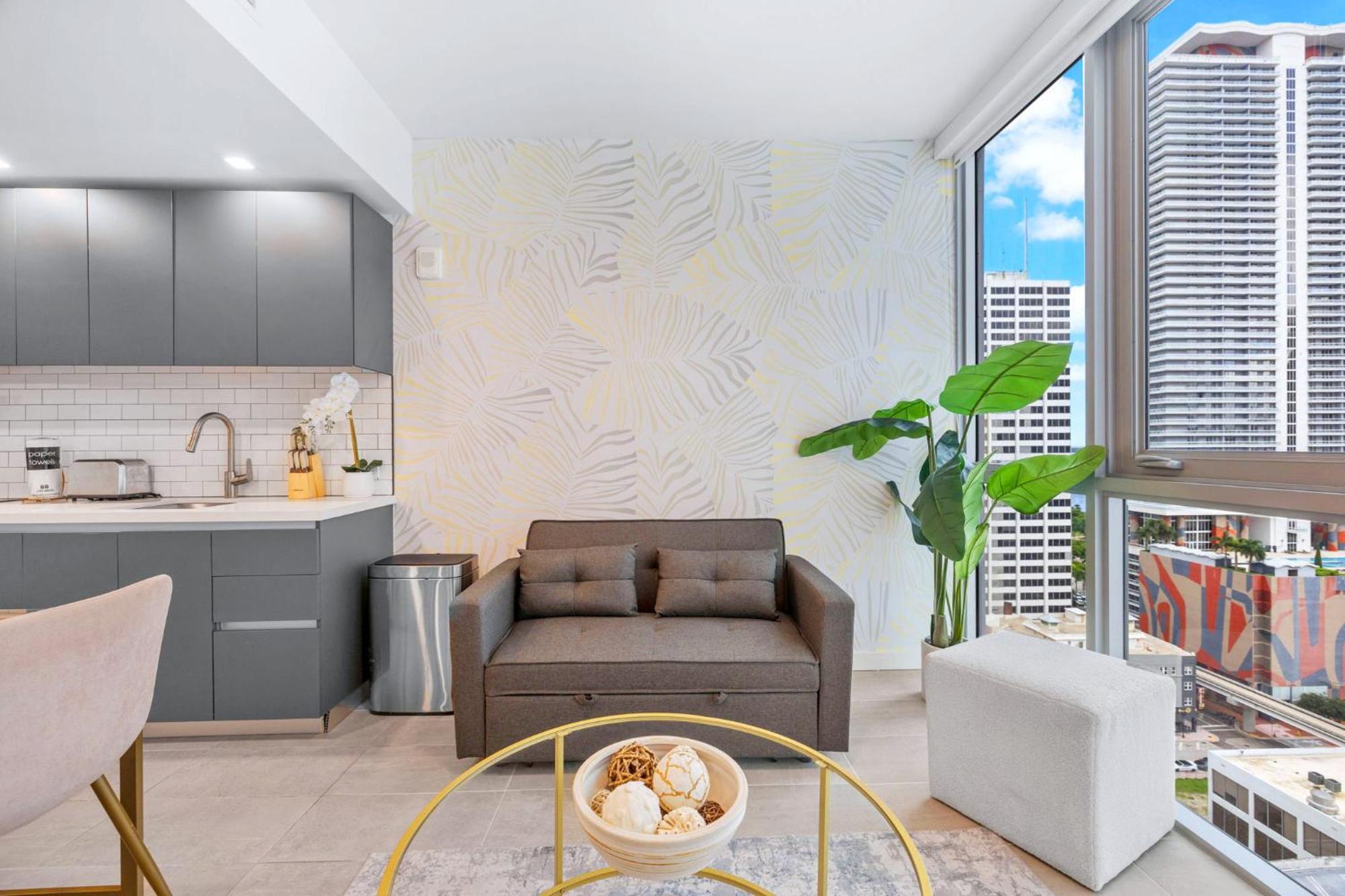 Stylish Stay In The Heart Of Miami - Walk To Bayside & Bayfront Park Exterior photo