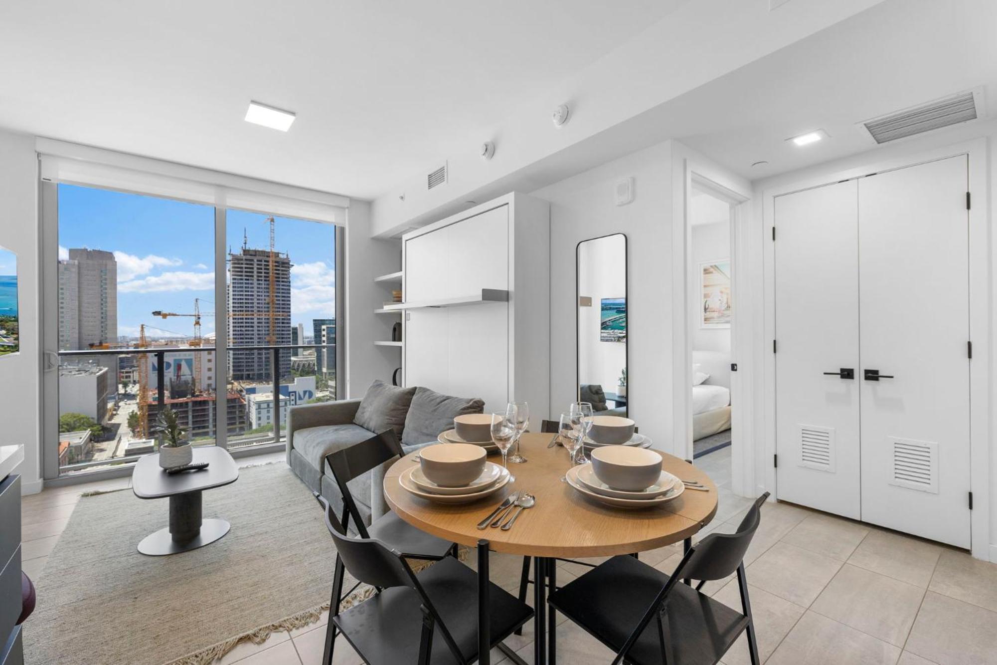 Stylish Stay In The Heart Of Miami - Walk To Bayside & Bayfront Park Exterior photo